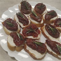 Брускетта с вяленым помидором 1шт.