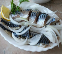 Скумбрия с луком